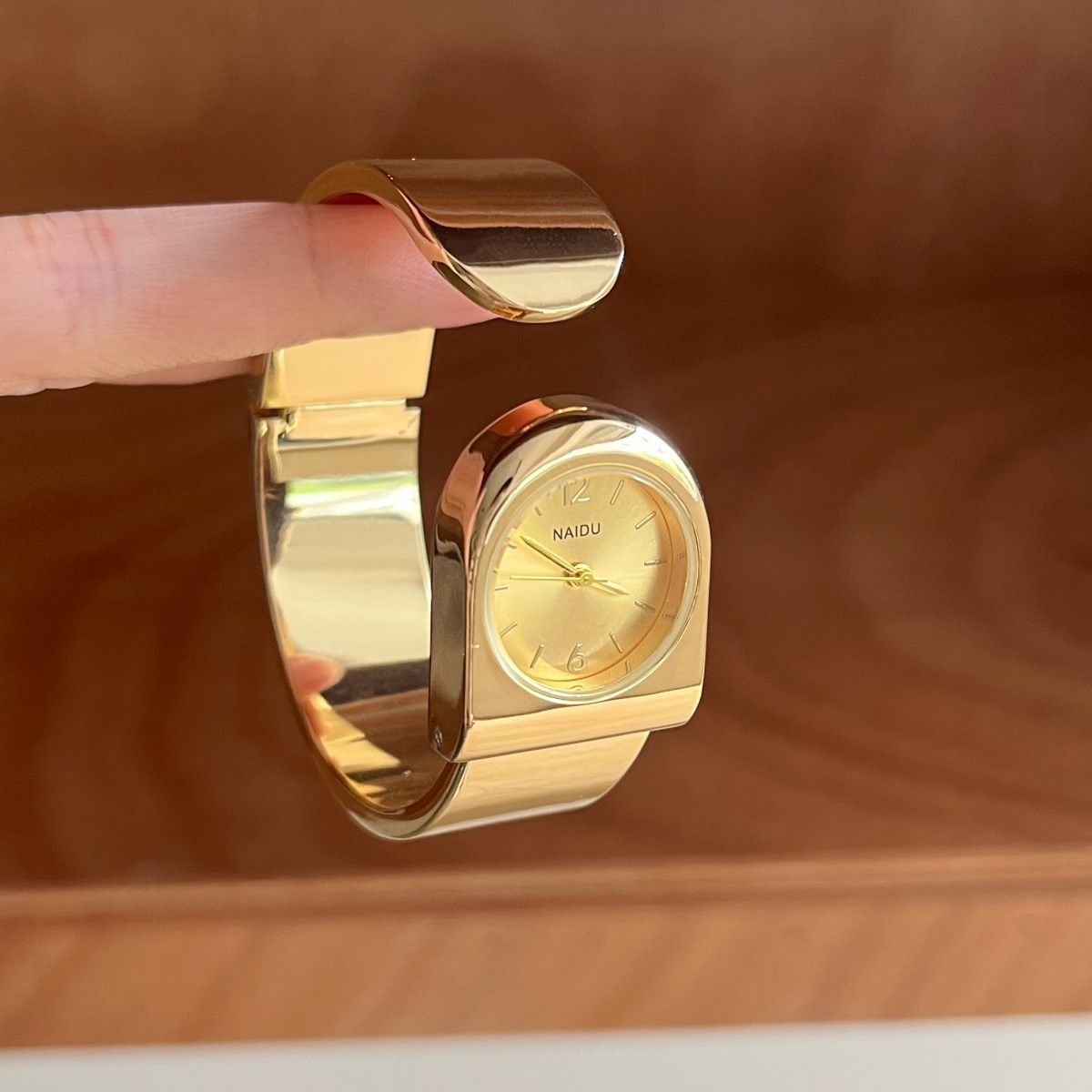 Luxury Watch Levels - 2026 Yeni Altın Bilezikli Saat Kadın