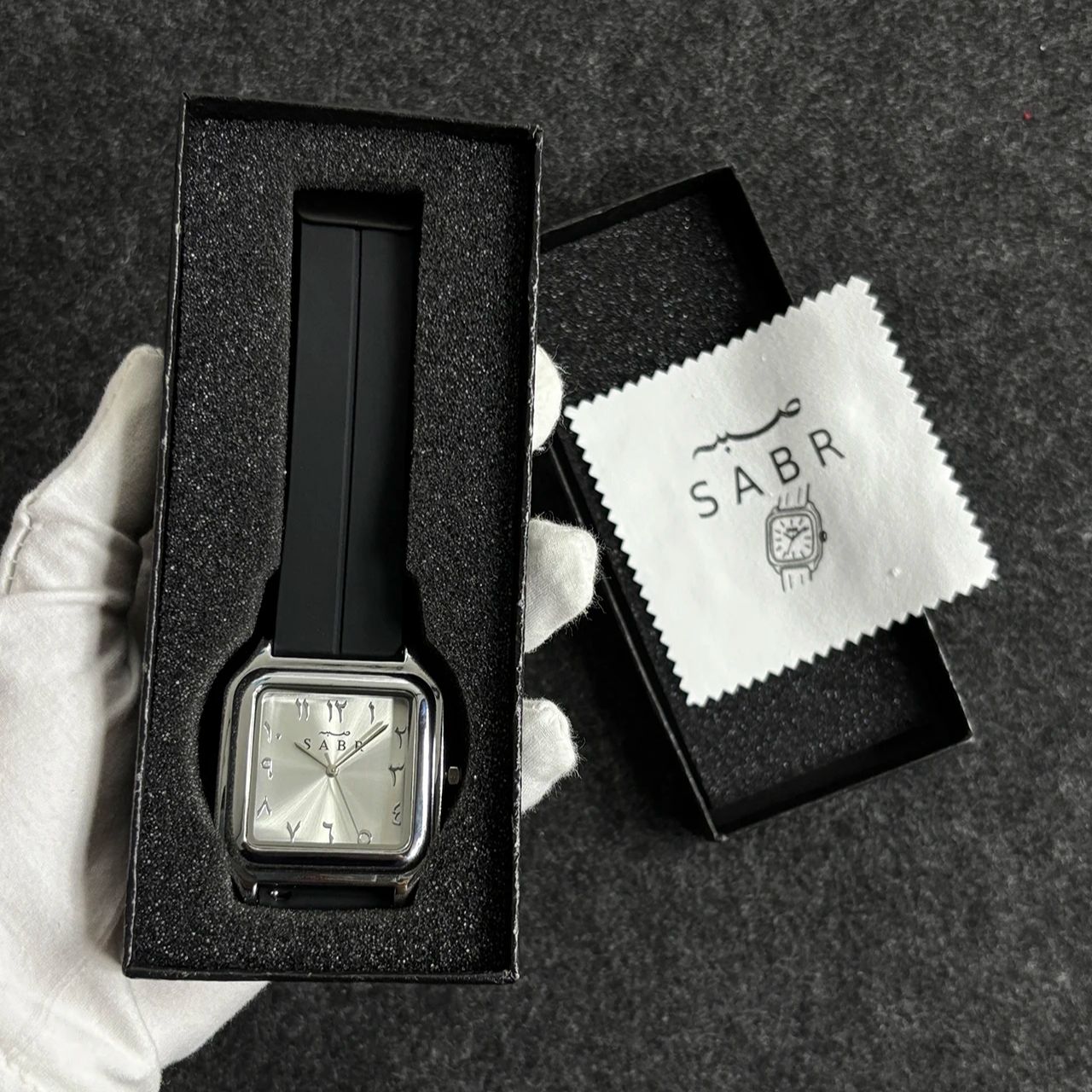 Luxury Watch With Rubber Strap - SABR Arap Rakamlı Saat Erkek Alaşımlı