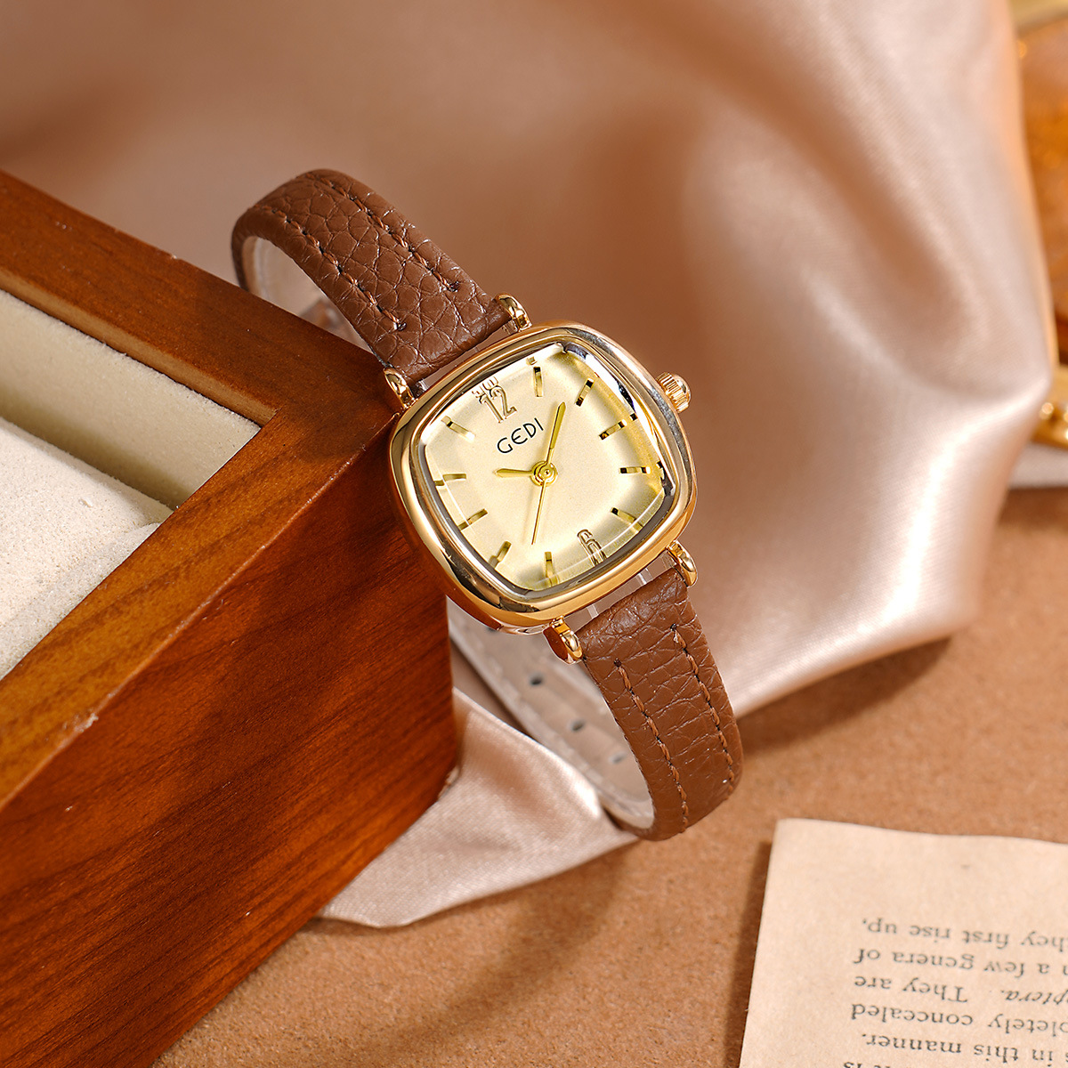 Luxury Watch Values - UTHAI 61018 CQ490 Sadelik, yüksek estetik