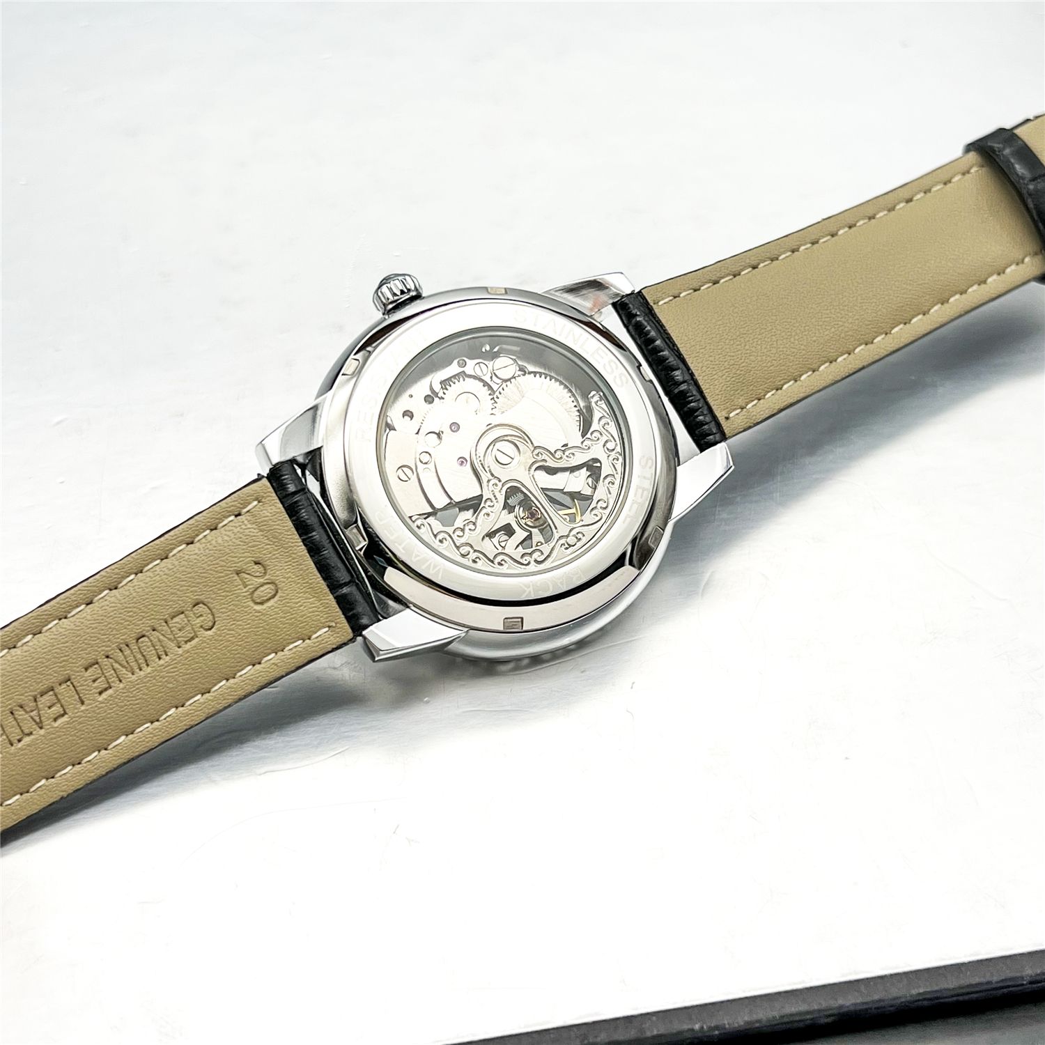 Erkekler için Yeni Yüksek Değe - Luxury Watch Values incelemesi ve fiyatı