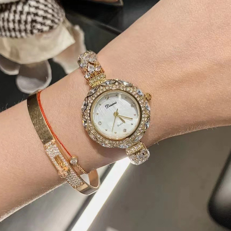 Zarif ve şık Kore tarzı kadın  - Luxury Watch Values incelemesi ve fiyatı