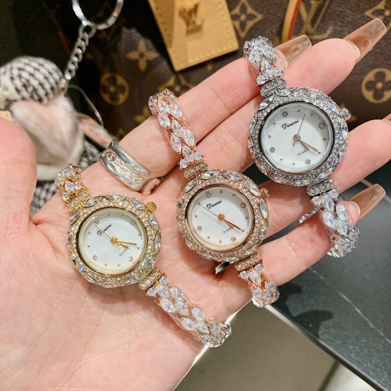 Zarif ve şık Kore tarzı kadın  - Luxury Watch Values incelemesi ve fiyatı