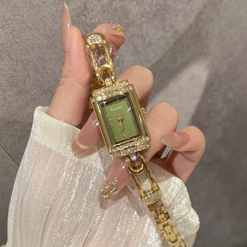 Küçük iğneli eski para stili e - Luxury Watch Values incelemesi ve fiyatı