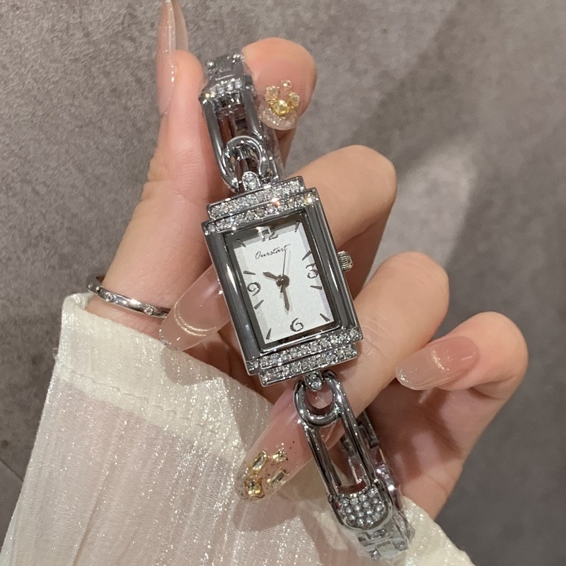 Küçük iğneli eski para stili e - Luxury Watch Values incelemesi ve fiyatı